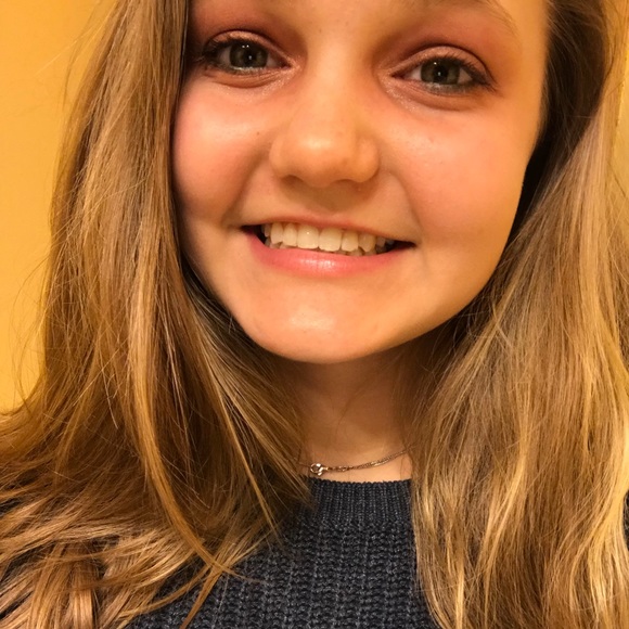 Poshmark profile picture for @illumination